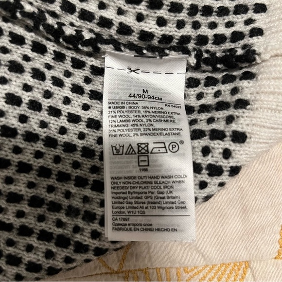 💗MUST GO free ship! Banana Republic Heart Stitch Sweater - Medium - Heavyweight - Picture 3 of 7